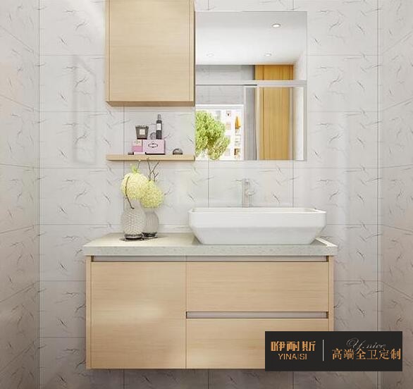 小巧的吊柜，滿足衛(wèi)生間日常收納;設(shè)置隔板，方便洗漱用品擺放。